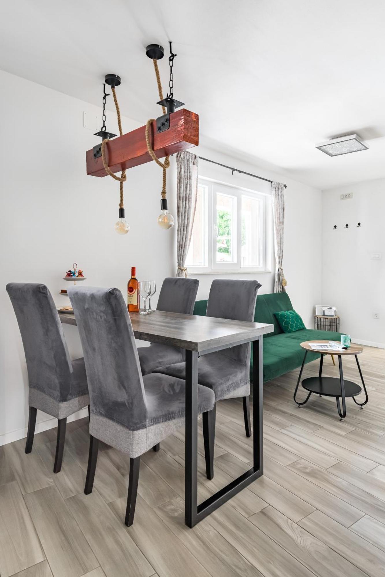 Heritage Apartman Geza In Centar With Private Parking Kaštela Exterior foto