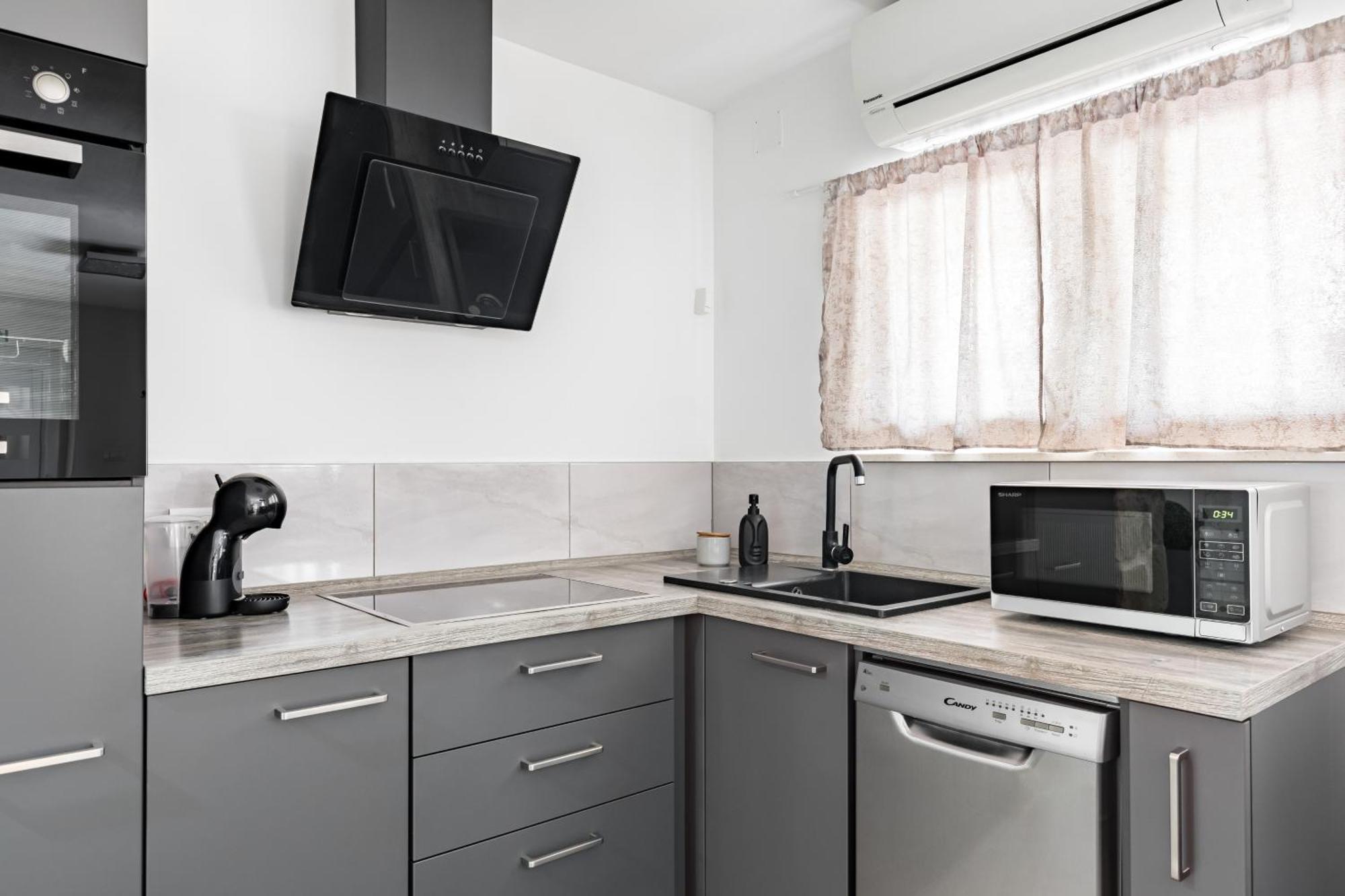 Heritage Apartman Geza In Centar With Private Parking Kaštela Exterior foto