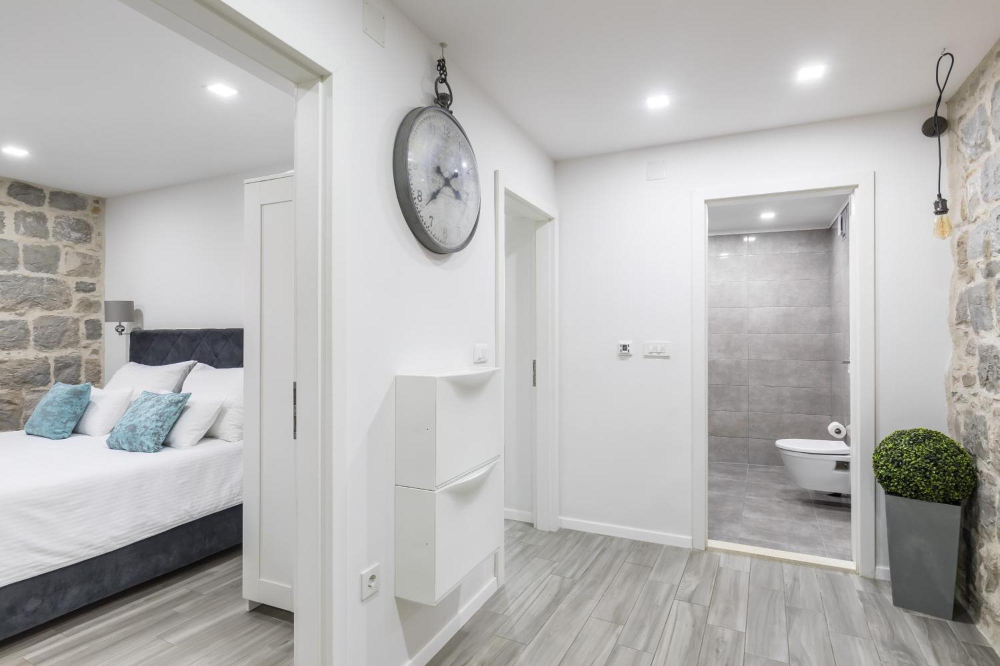Heritage Apartman Geza In Centar With Private Parking Kaštela Exterior foto